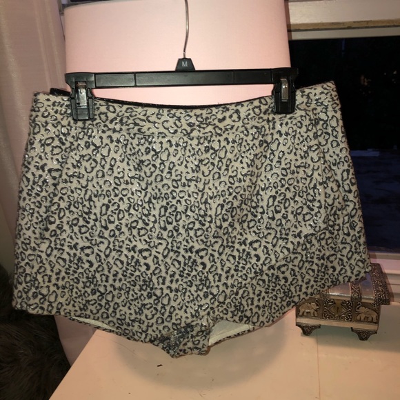 Metallic leopard print lined envelope skort - Picture 1 of 2